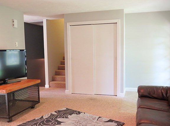 3rd image of 701 E Ash St