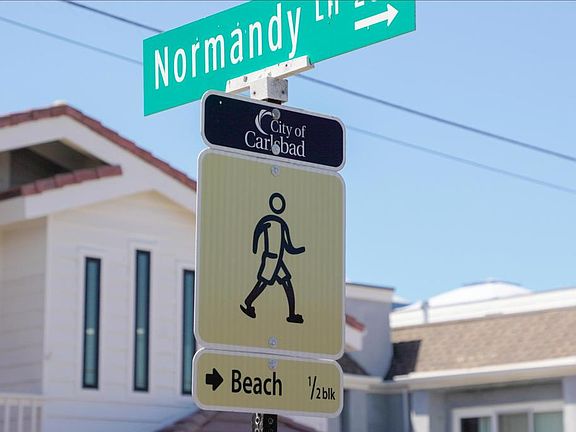 4th image of 270 Normandy Ln