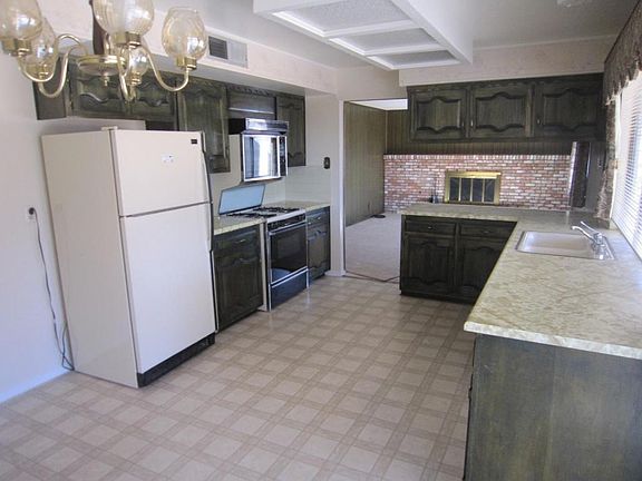 3rd image of 4512 Oahu Dr NE