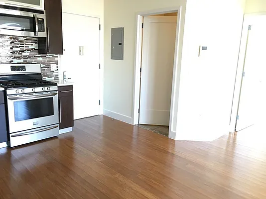 Rented by NY Space Finders Inc. | media 32