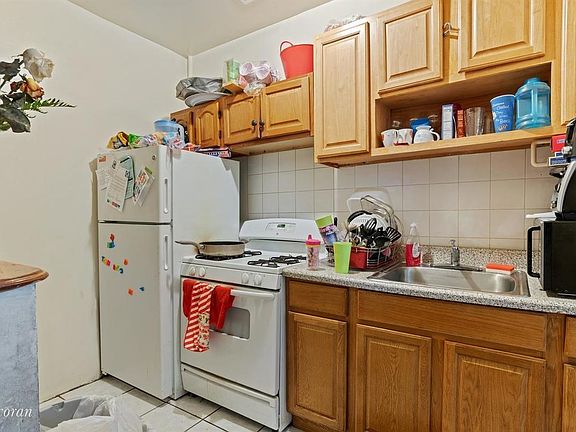 3rd image of 1570 Eastern Pkwy #4