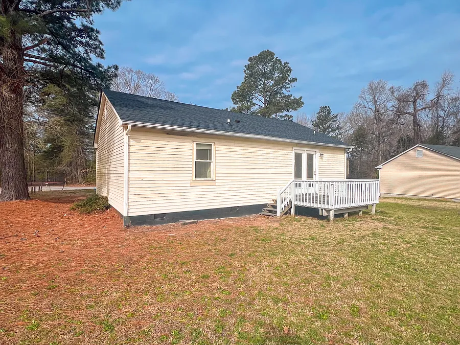 3 bed, 1200 sqft, $1,399 — Photo 2