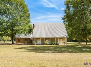 2547 Tom Dr, Slaughter, LA 70777