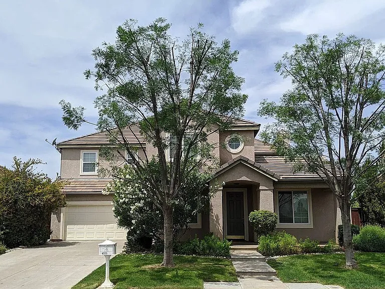 4225 N Del Rey Ave — Photo 1