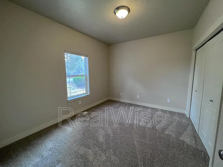 835 Nutcracker Dr — Photo 31
