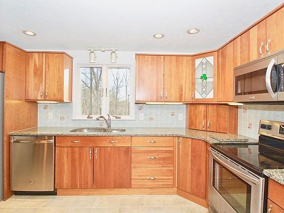 2nd image of 71 Heather Dr