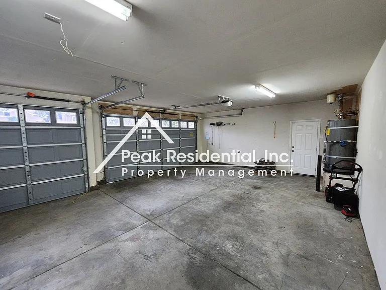 1044 Sandwick Way — Photo 35