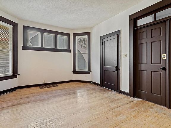 4th image of 525 8th Ave SE #2-2-1