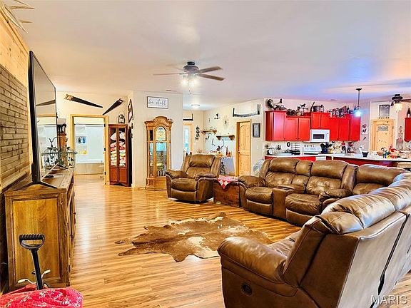 3rd image of 120 Rover Ln