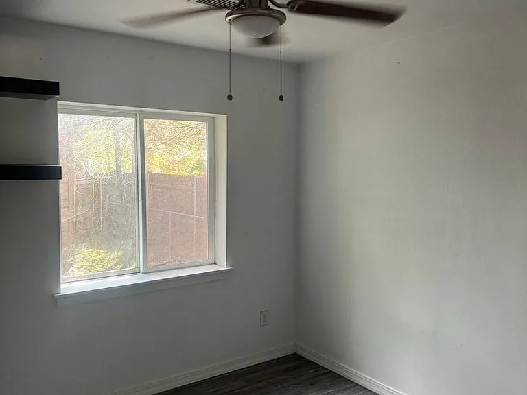 2718 N Main St — Photo 6