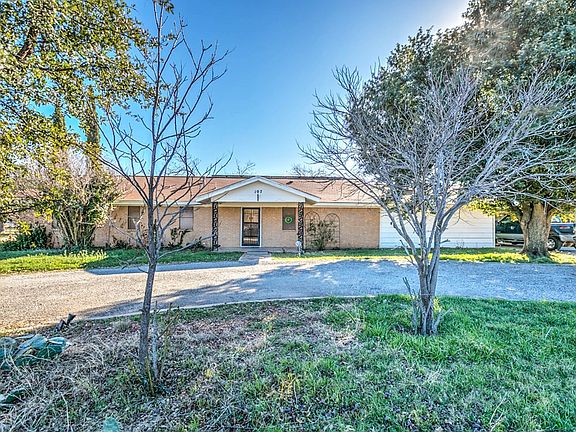 3rd image of 107 Blue Grass Ct