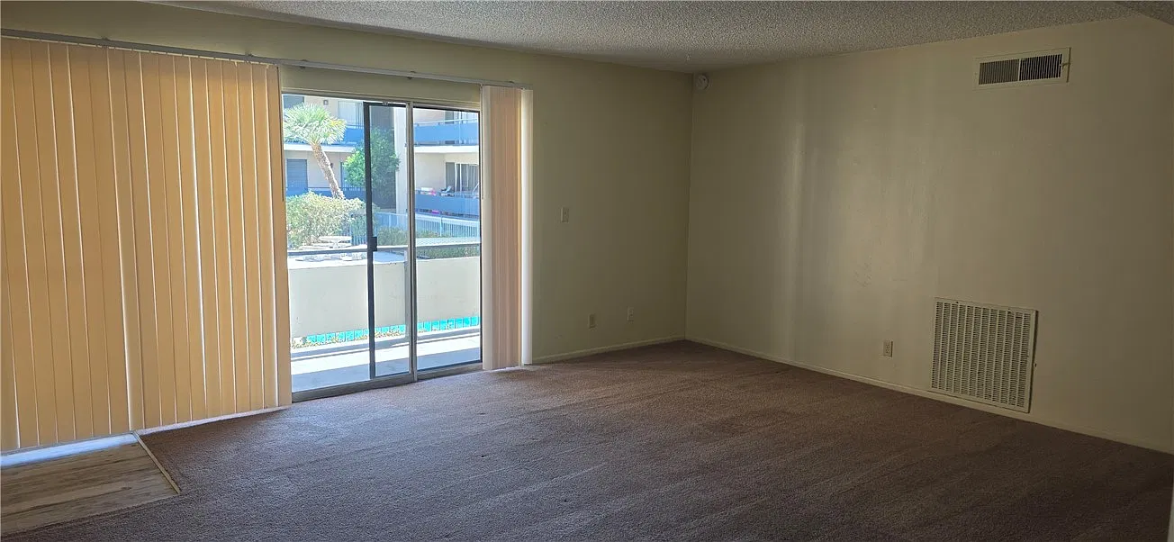 2300 N Mountain Ave — Photo 4