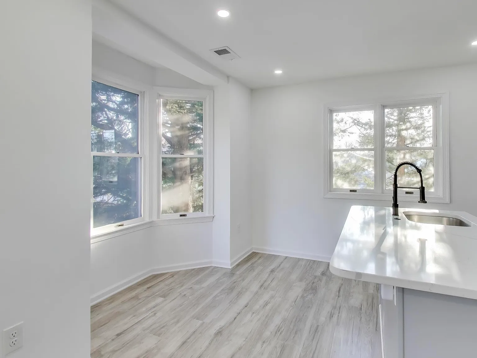 2 bed, 750 sqft, $2,550 — Photo 4