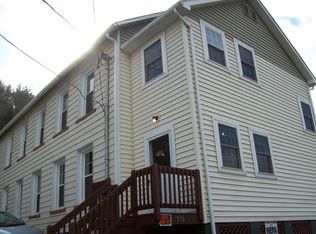 516 Spring St APT 1, Hawley, PA 18428