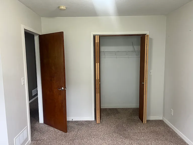 5211 Castleview Dr NW — Photo 22