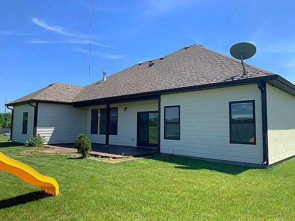 3rd image of 3803 Flatwater Dr