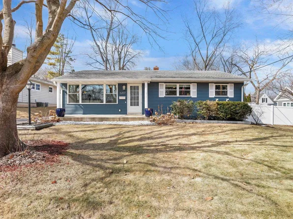 5207 Arrowhead Dr, Monona, WI 53716