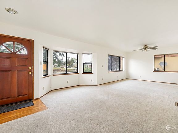 3rd image of 4305 S Alder Street