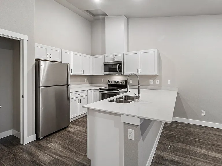 Norpoint Landing Apartments — Photo 41