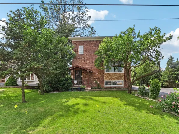 7502 Garden Ln, Justice, IL 60458