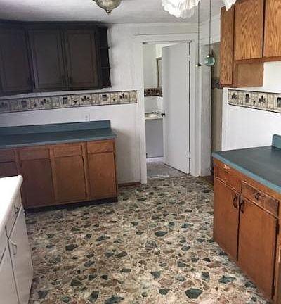 5th image of 215 Elwood Ln