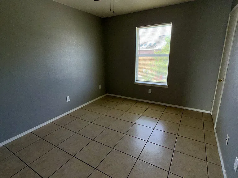 1704 Spring Rose Cir #C — Photo 6