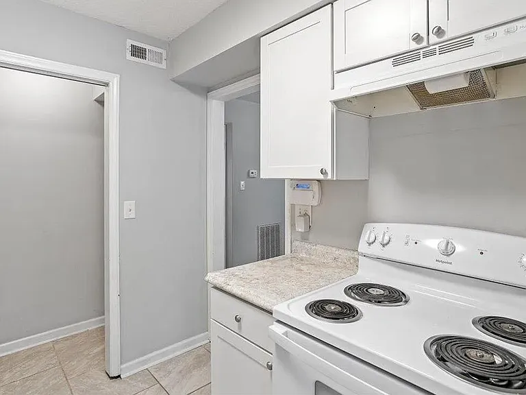 916 Fiske St #B — Photo 6