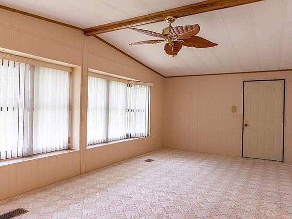 5th image of 10620 SW 27th Ave #D6