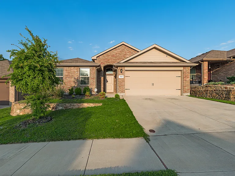 705 Ben Lake Trl — Photo 2