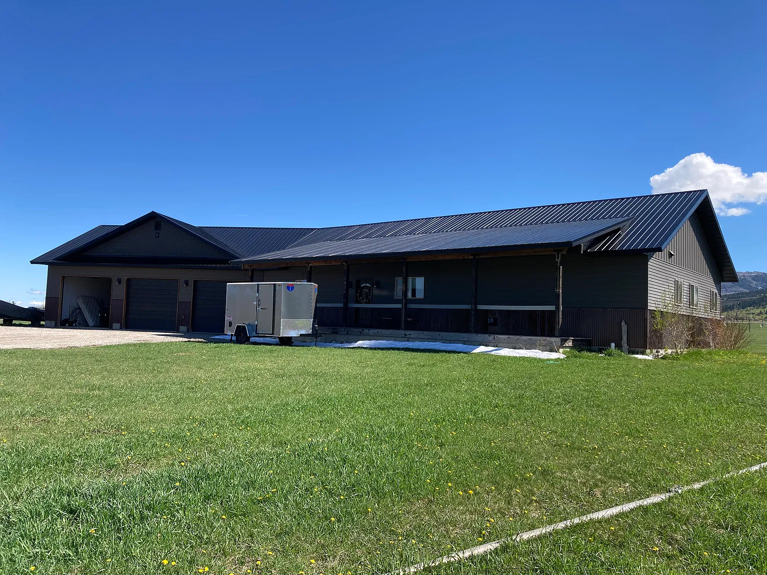 3 bed, 2100 sqft, $4,000 — Photo 1