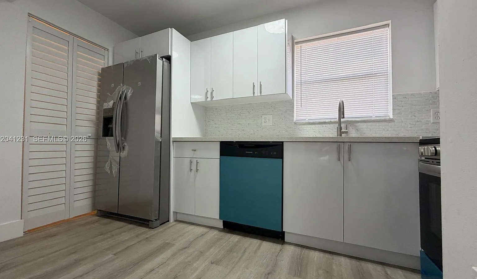 Golden Lakes Village Cond — Photo 1