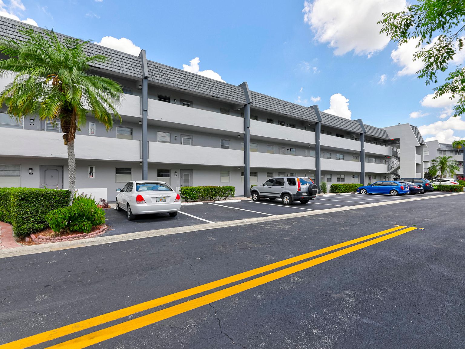 7847 Golf Cir Drive #202