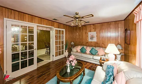 2209 Murphy St — Photo 4