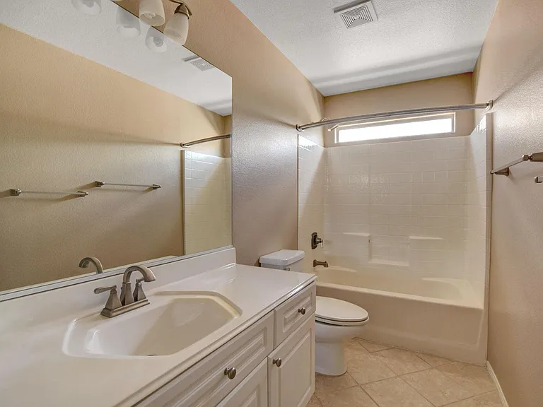 469 Annotto Bay St — Photo 32
