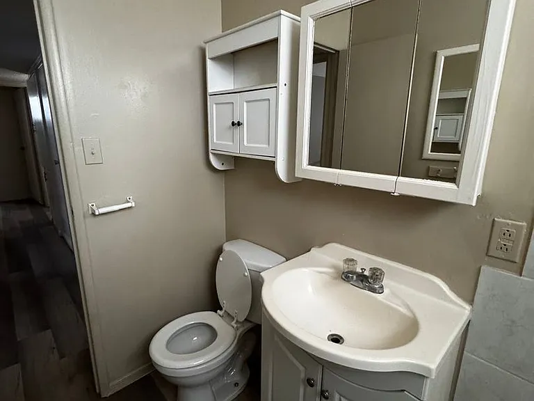 2028 Parkway — Photo 15