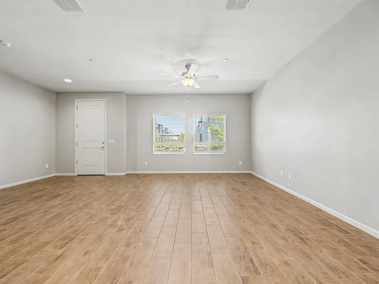 733 E Commonwealth Ave #27 — Photo 10