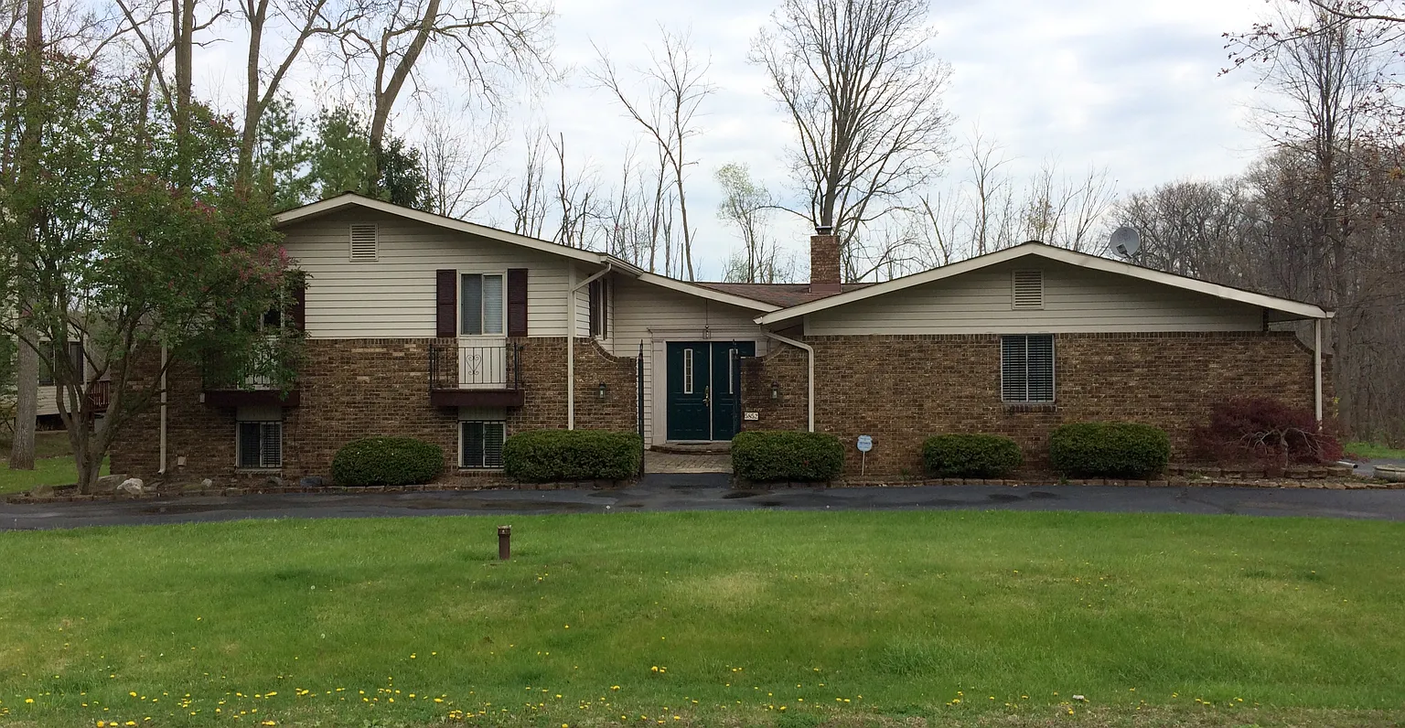 5852 Darb Lake Dr photo 1