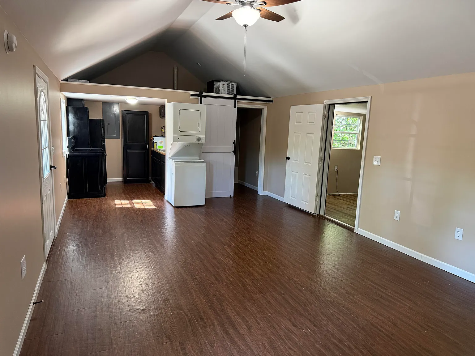 1 bed, 1.0 bath, 616 sqft, $800 — Photo 3