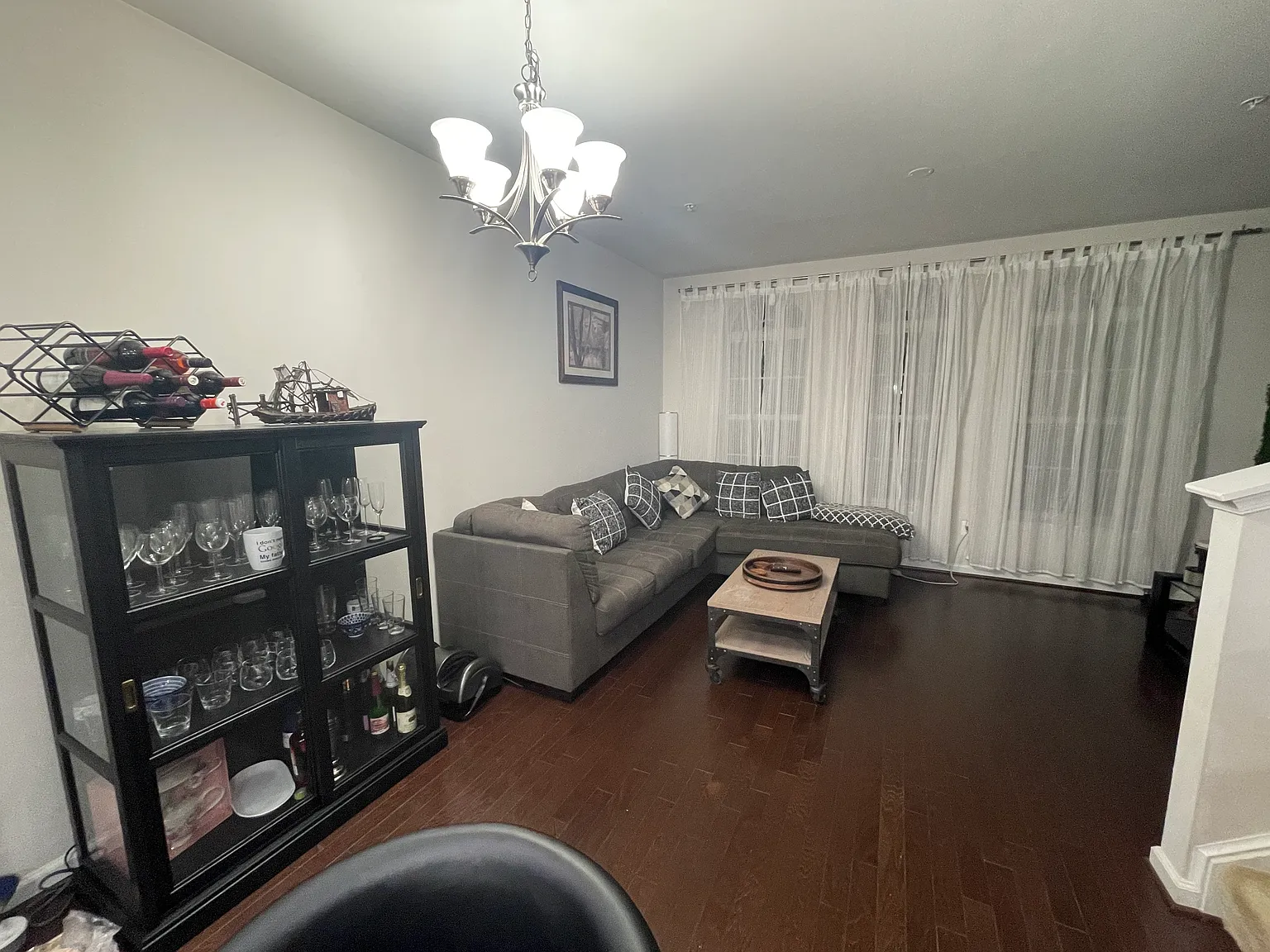 3 bed, 3.5 bath, 1280 sqft, $1,100 — Photo 2