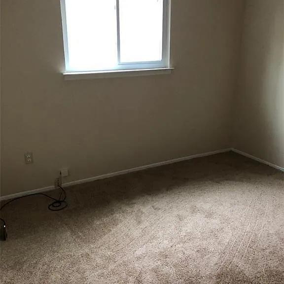 415 Pingree Blvd — Photo 6