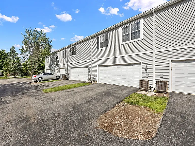 262 Springbrook Trl S — Photo 15