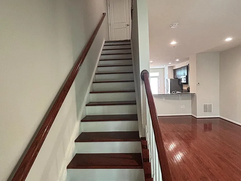 4517 Foster Ave — Photo 2