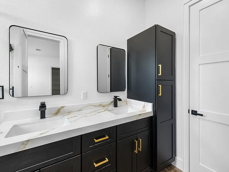 323 Road 5840 — Photo 16