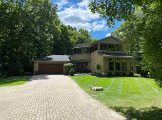 7709 W River Rd, Yorktown, IN 47396