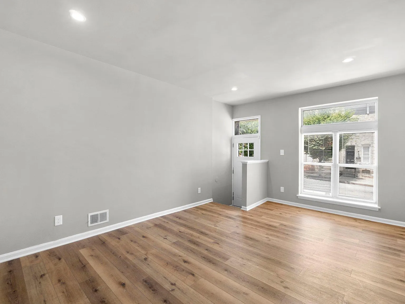 3 bed, 1444 sqft, $2,150 — Photo 4