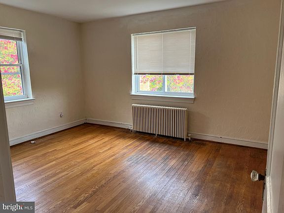 2nd image of 8 Sunset Dr