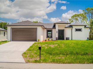 2512 52nd St SW, Lehigh Acres, FL 33976