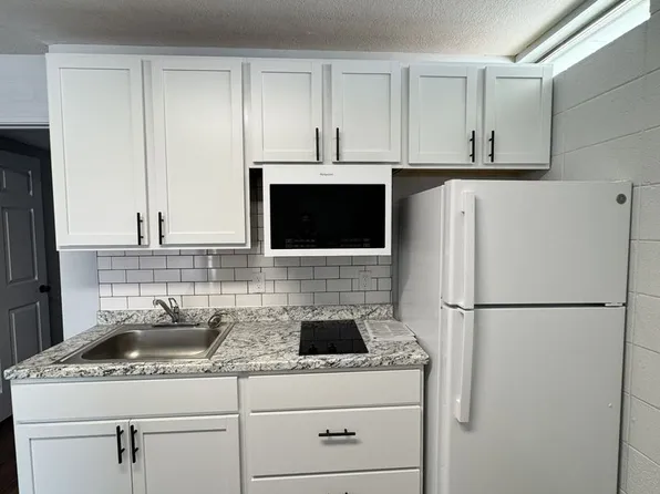 Yellow Stone Apartments-All Bills Paid