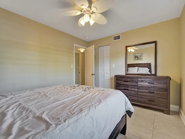 401 SE 3rd St #107 — Photo 24