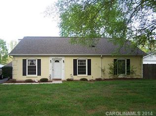 15813 Fairfield Dr, Matthews, NC 28104